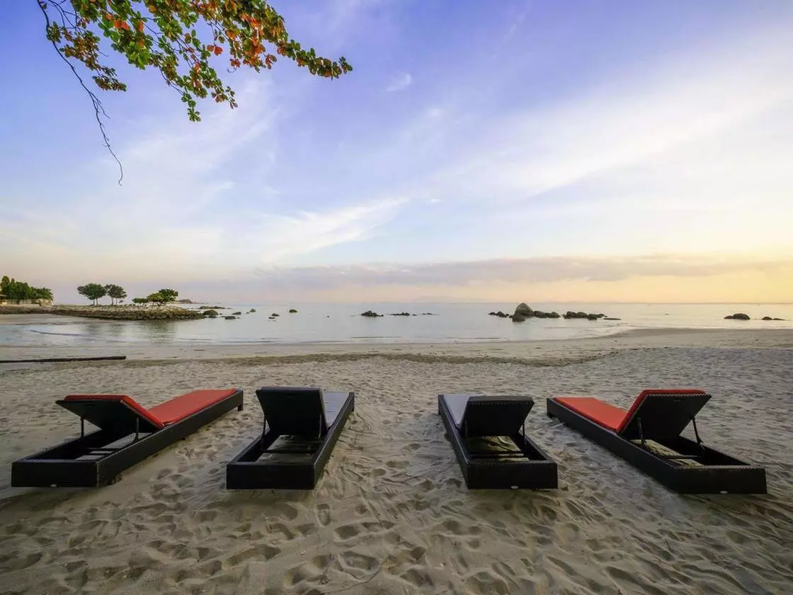 Mercure Penang Beach  BEACH (Copy) (Copy).jpg